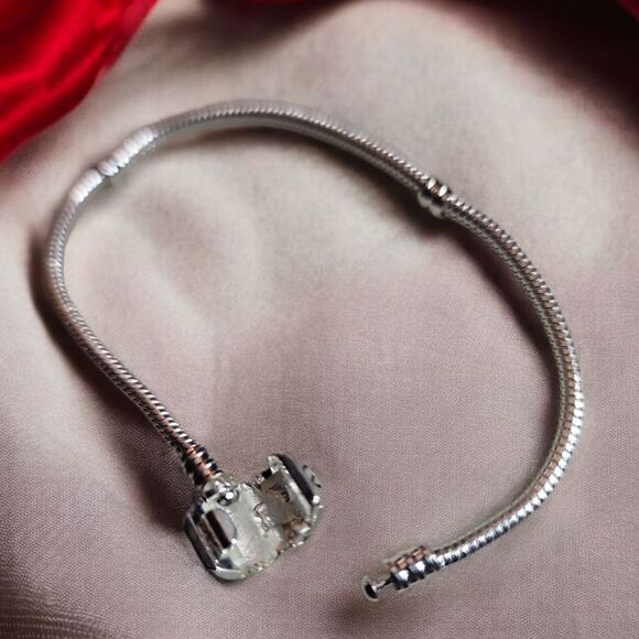 Elegant Silver Tone LOVE CHARM Bracelet NEW - Picture 3 of 4